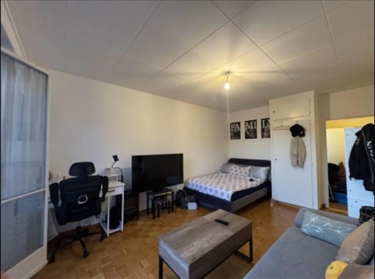 «Studio in Eaux-Vives.» - Photo 2 sur 5