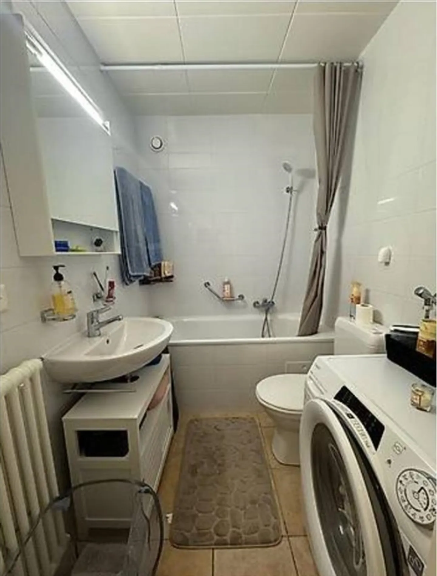 «Studio in Eaux-Vives.» - Photo 4 sur 5