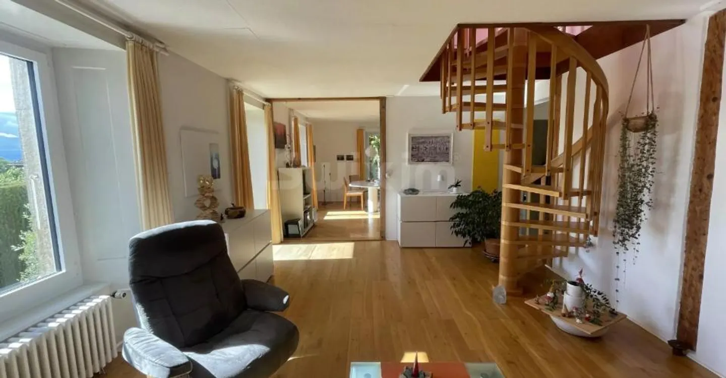 Duplex Apartment with Garden - Photo 2 of 7