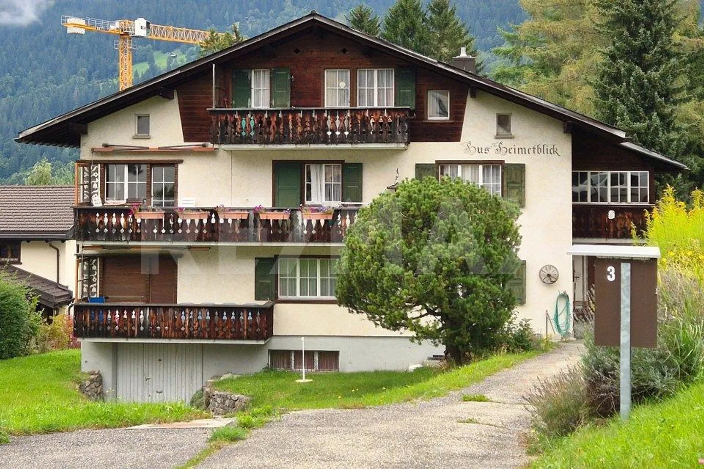 Mehrfamilienhaus mit Umschwung - Foto 2 von 4