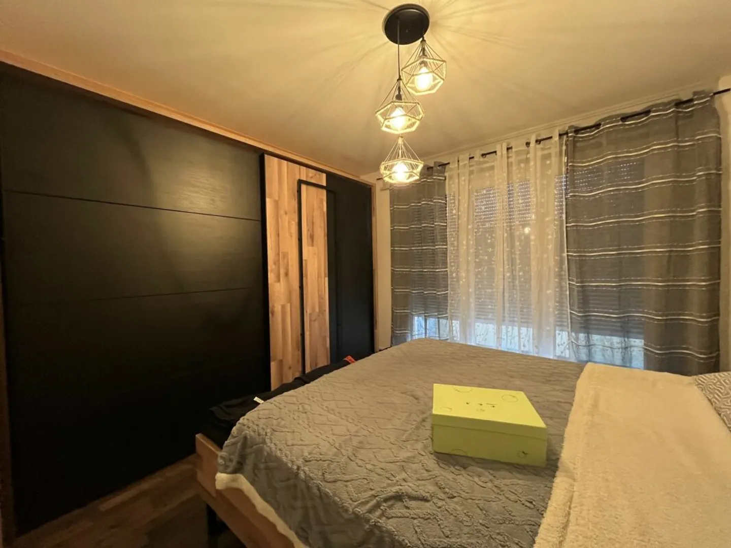 Completely renovated, bright, well located - Photo 7 of 11