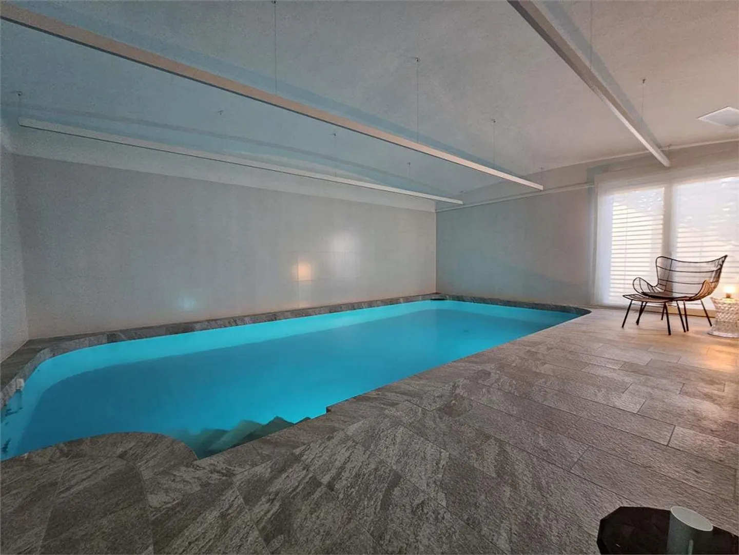Vezia, magnificent villa with indoor pool - Photo 3 of 13