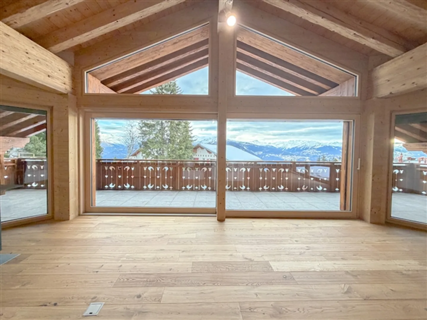 Attico a Crans-Montana – Residenza secondaria consentita per acquirenti internazionali - Foto 2 di 17