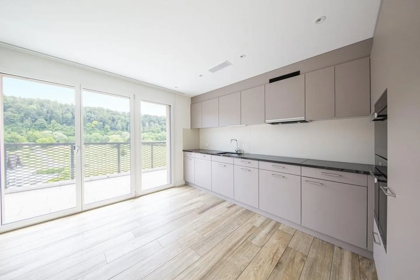 Penthouse apartment with spacious attic terrace (106 m2) - Photo 3 of 12