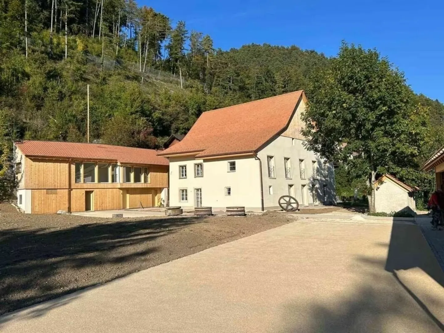 Charmante 5.5-Zimmer-Maisonette-Wohnung in einzigartiger historischer Mühle - Foto 15 von 15