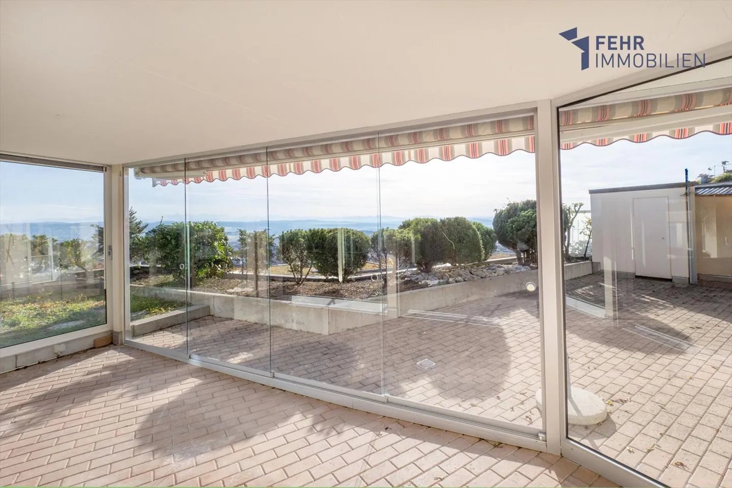 Apartment with terrace 4.5 rooms - Photo 4 of 13