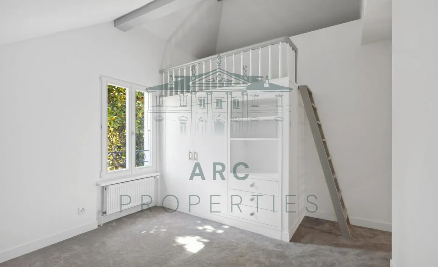 EICHE-BOUGERIES - MAGNIFICENT RENOVATED FAMILY HOUSE - Photo 5 of 6