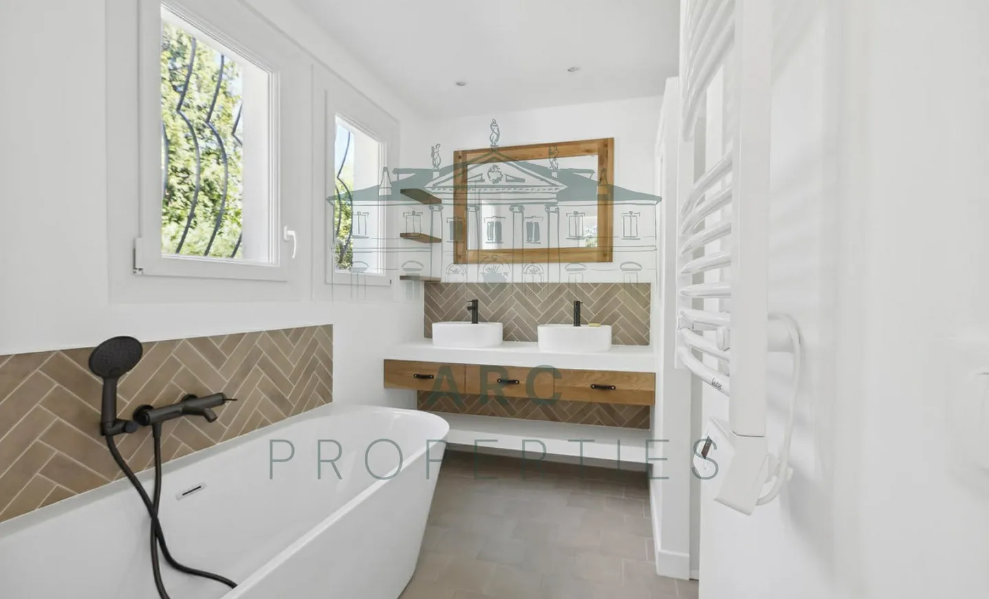 EICHE-BOUGERIES - MAGNIFICENT RENOVATED FAMILY HOUSE - Photo 4 of 6