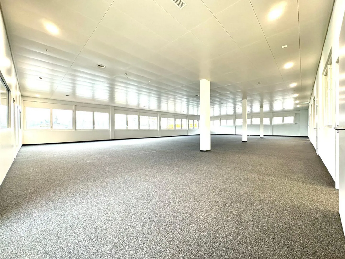 Top modern and central - Photo 5 of 5