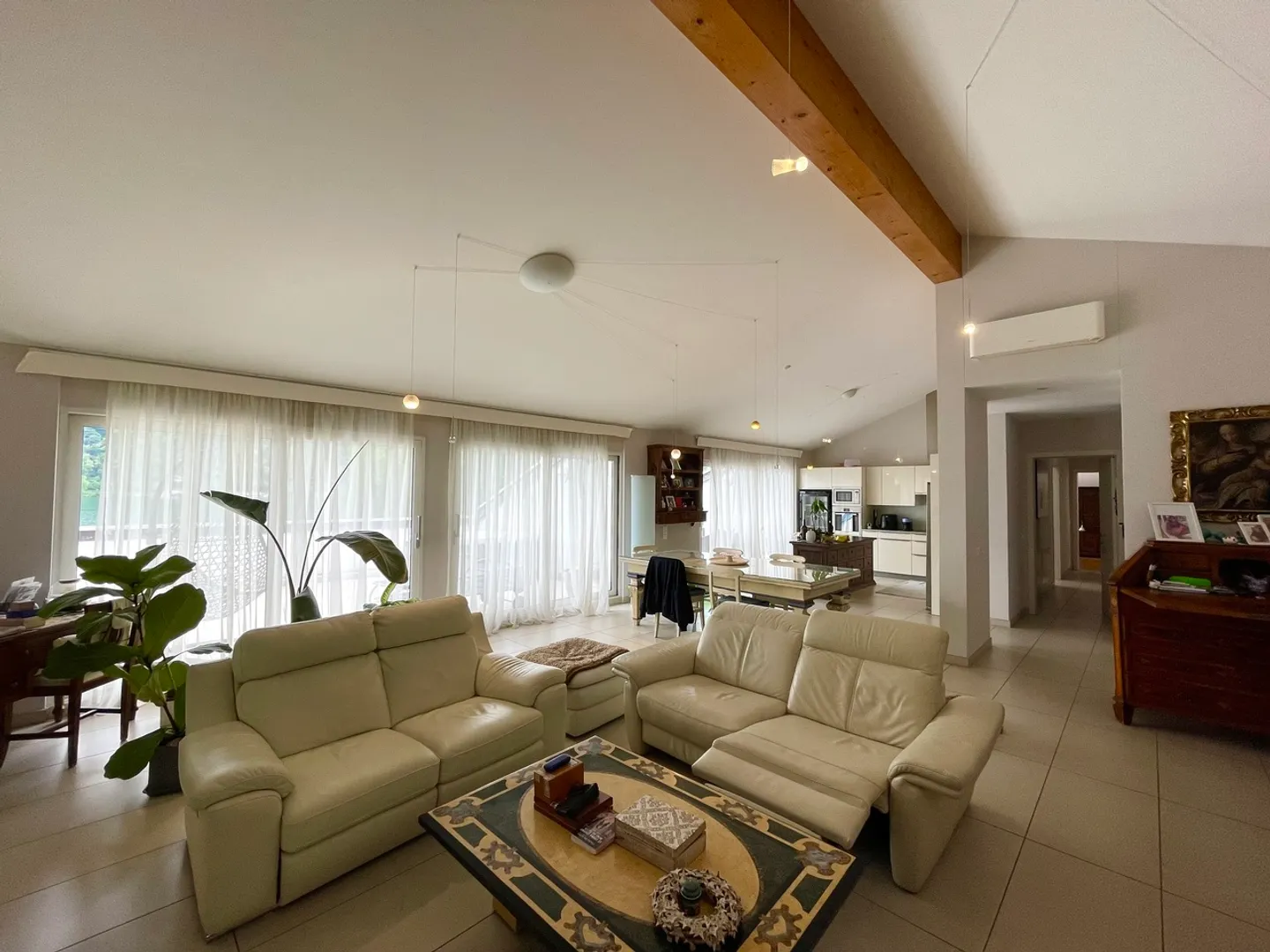 Attico Elegante con Vista Lago - Foto 5 di 20