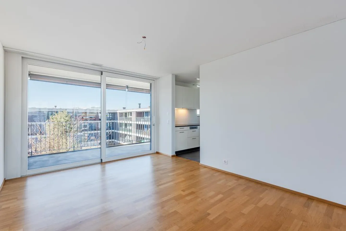 Appartement confortable de 3,5 pièces avec balcon à Bern Brünnen - Photo 5 sur 10