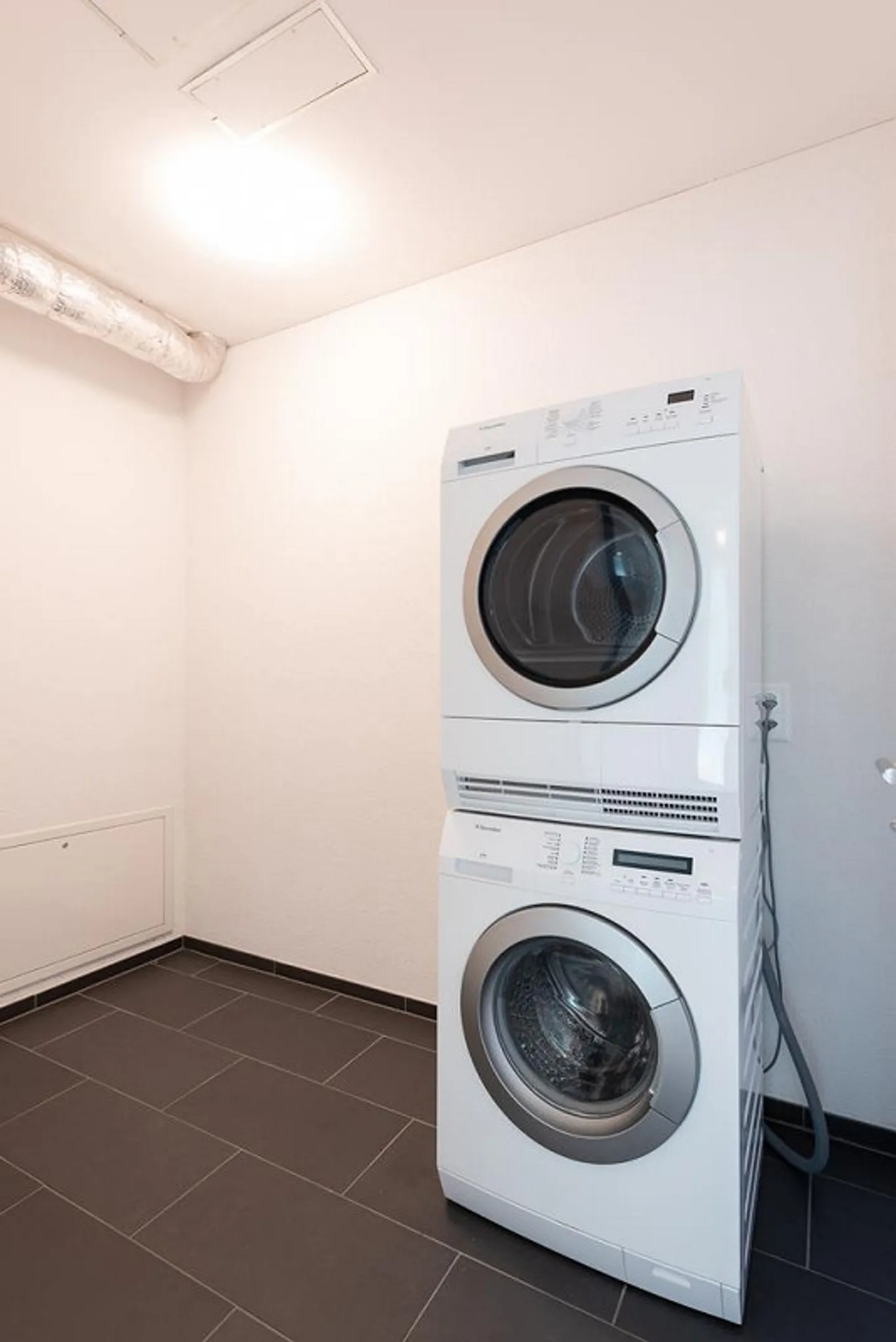 Appartement confortable de 3,5 pièces avec balcon à Bern Brünnen - Photo 8 sur 10