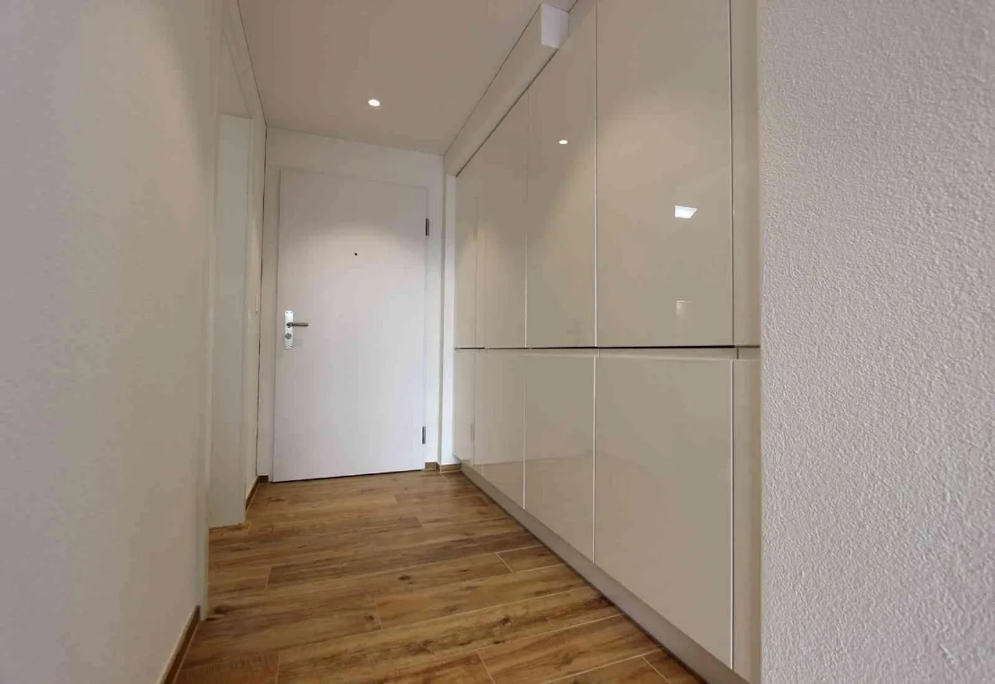 Moderne 3.5-Zimmer-Wohnung - Foto 2 von 5