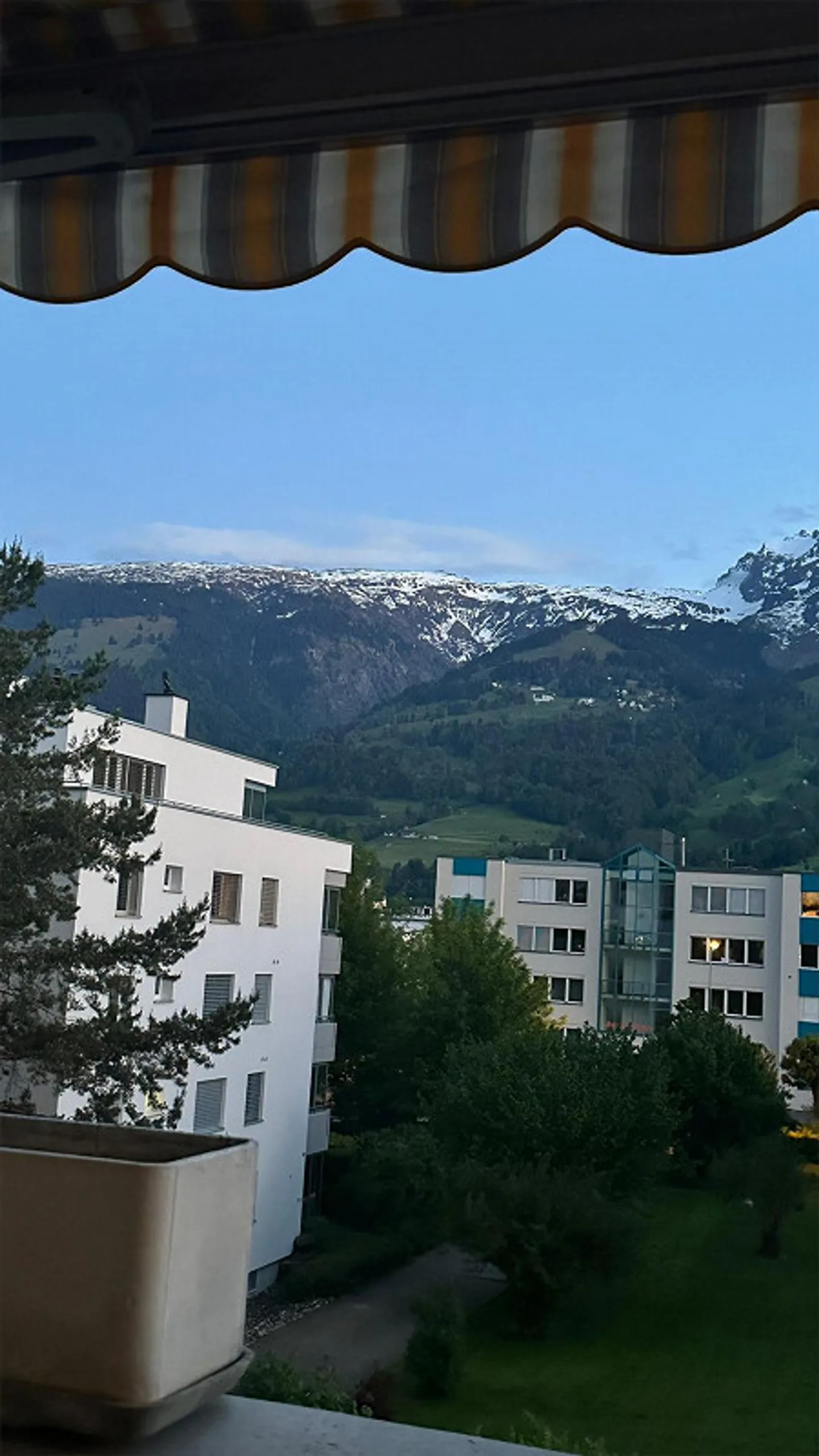 Appartement de 5 1/2 pièces avec vue panoramique - Pizol et Gonzen - à Sargans - Photo 3 sur 5