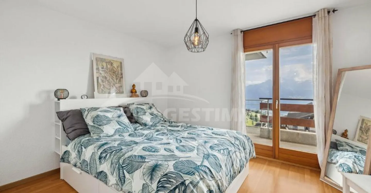 CHIC 2.5 ROOMS WITH UNOBSTRUCTED VIEW OF THE PLAIN - Photo 5 of 7