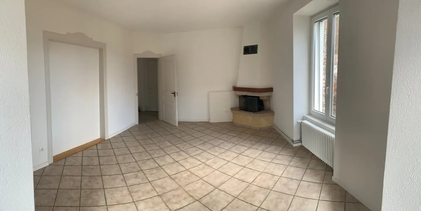 Appartement Élégant et Lumineux - Photo 2 sur 7
