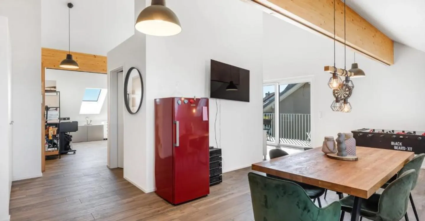 Bright Office with Lake View - Photo 3 of 12