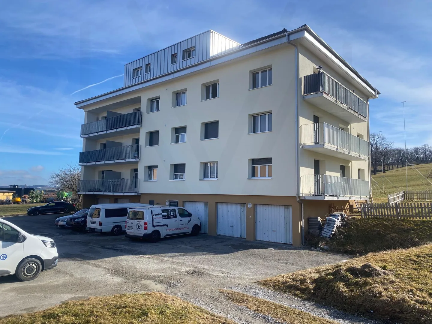 Opportunité d'investissement idéale, appartement de 3,5 pièces au 1er étage - Photo 1 sur 11