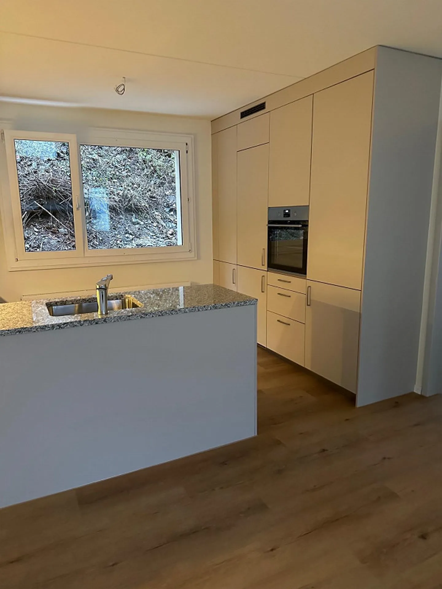 Appartamento ristrutturato di 3 1/2 stanze - Foto 2 di 7