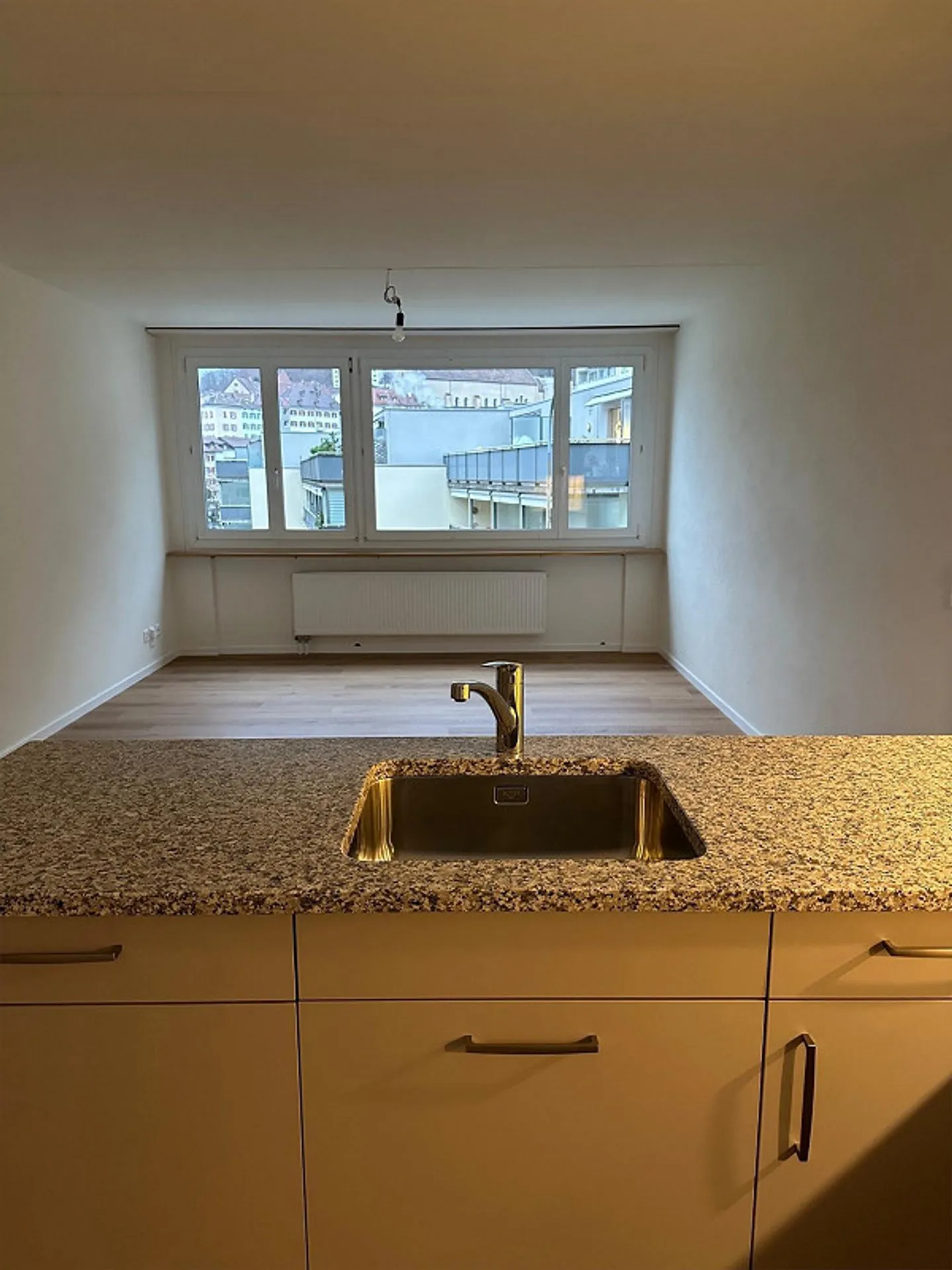 Appartamento ristrutturato di 3 1/2 stanze - Foto 3 di 7