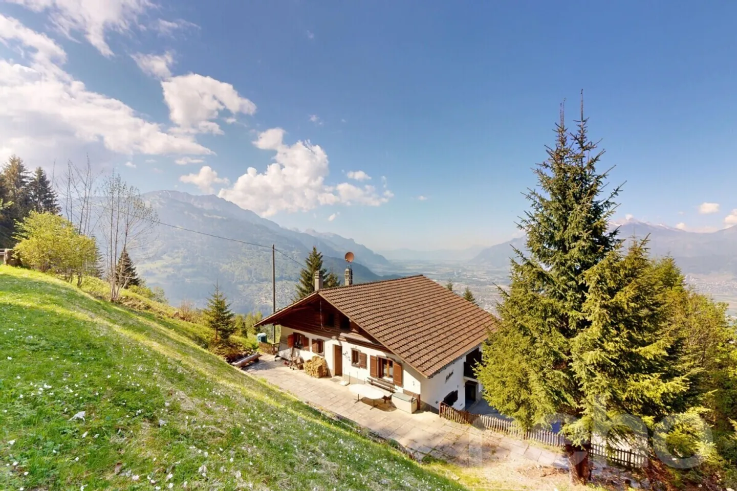 Chalet Authentique avec Potentiel - Photo 2 sur 12