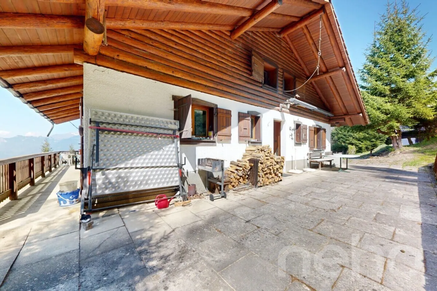 Chalet Authentique avec Potentiel - Photo 1 sur 12