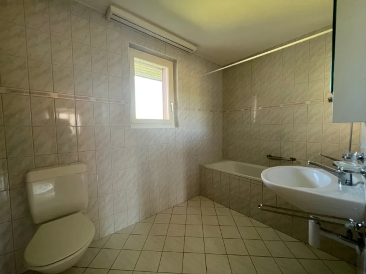 „Wunderschöne 4-Zimmer-Duplexwohnung in ruhiger Lage mit Terrasse - Sonderangebot für die Miete!“ - Foto 6 von 13