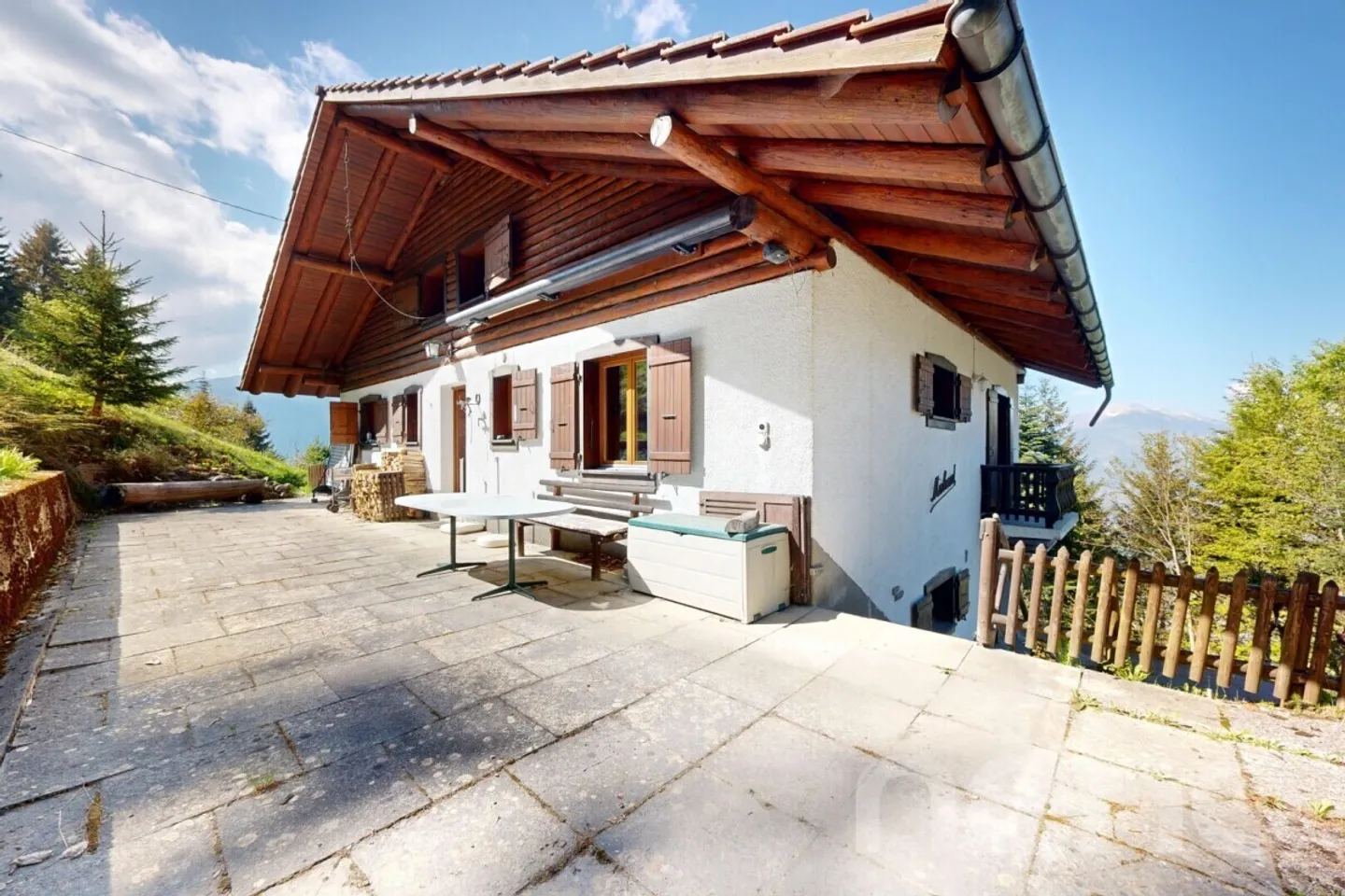 Chalet Authentique avec Potentiel - Photo 3 sur 12