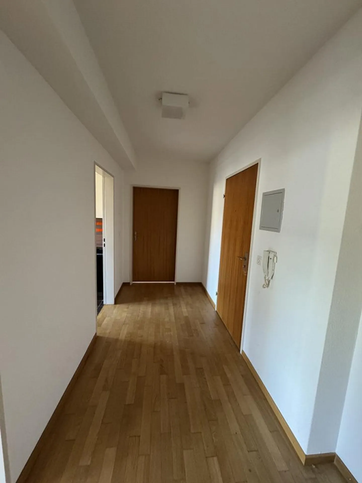 AU COEUR DE L'ACTION APPARTEMENT 2.5 PIÈCES - Photo 5 sur 8