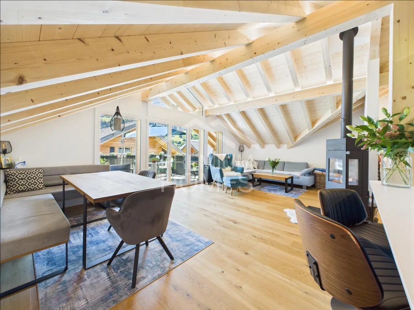 Enfin de la place pour tout ce qui compte - Maisonette avec un appartement séparé ! - Photo 3 sur 13