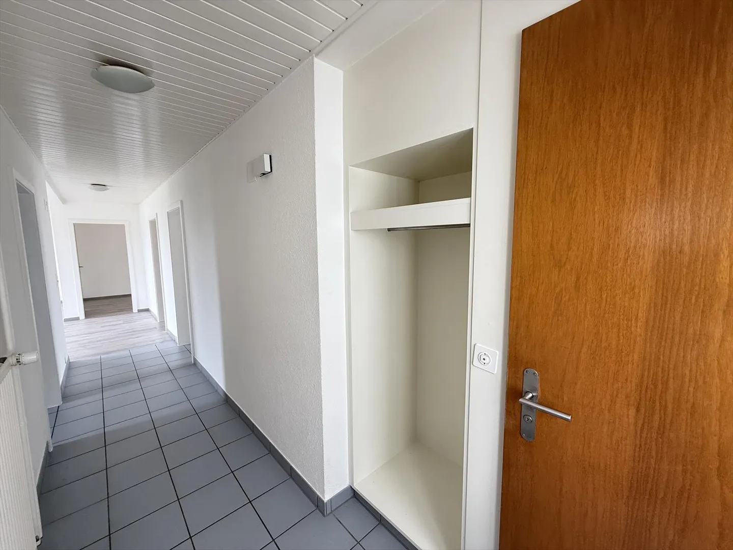 Piano terra - Appartamento pratico ed economico con posto auto e GIARDINO COMUNE - Foto 3 di 12