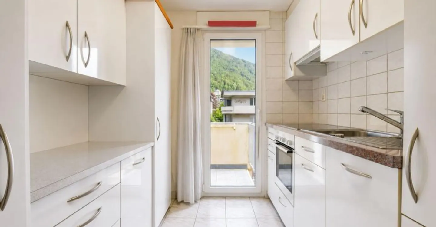 Attique lumineux avec balcon - Photo 2 sur 12