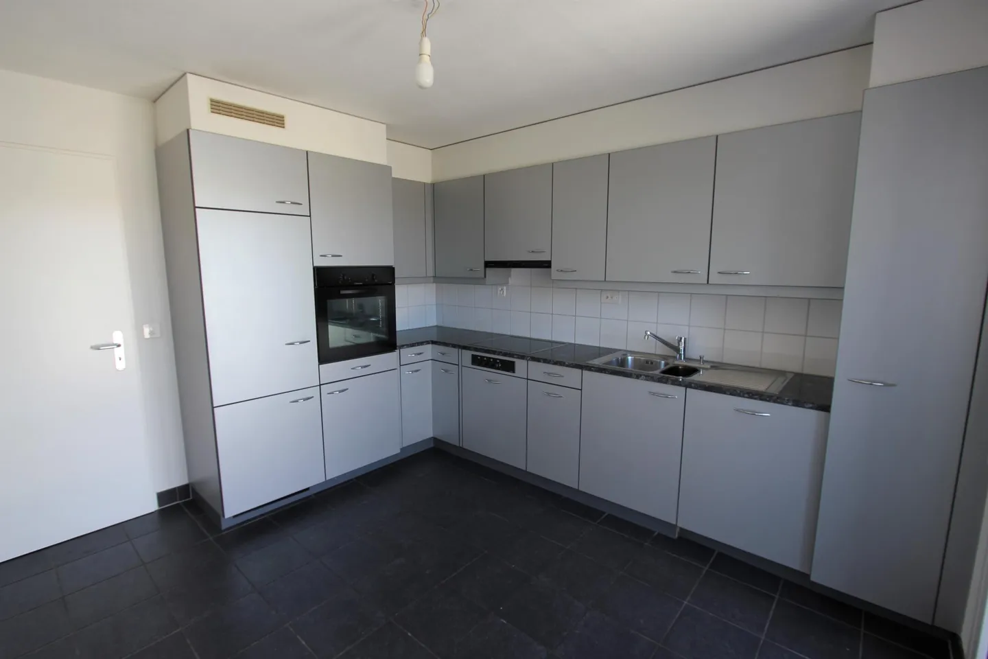 Charmante 5.5 Zimmer Wohnung - Foto 3 von 9