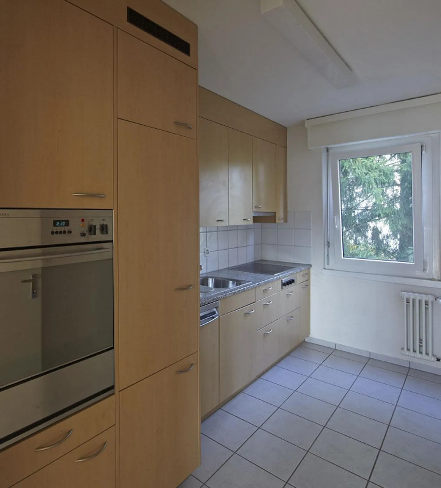 Geräumige Wohnung mit Balkon - Foto 4 von 9