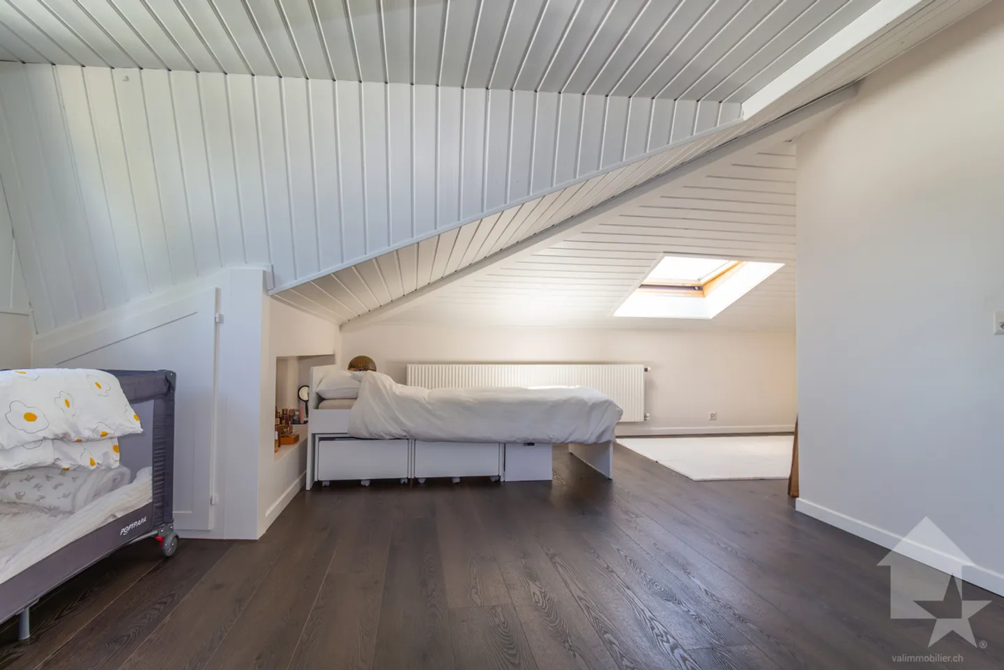 Magnificent 6.5-room villa renovated with studio and large garden - Photo 19 of 30