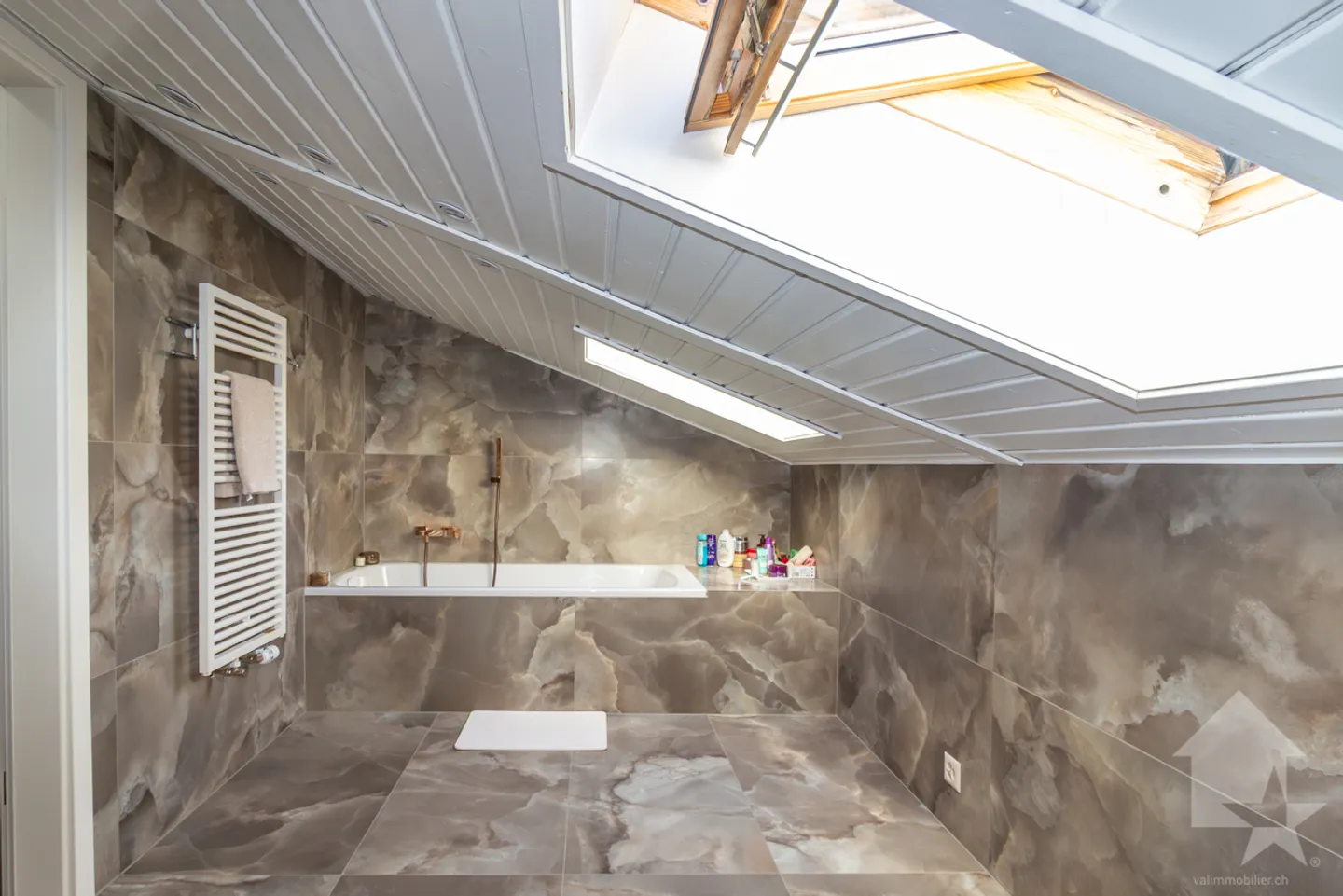 Magnificent 6.5-room villa renovated with studio and large garden - Photo 22 of 30