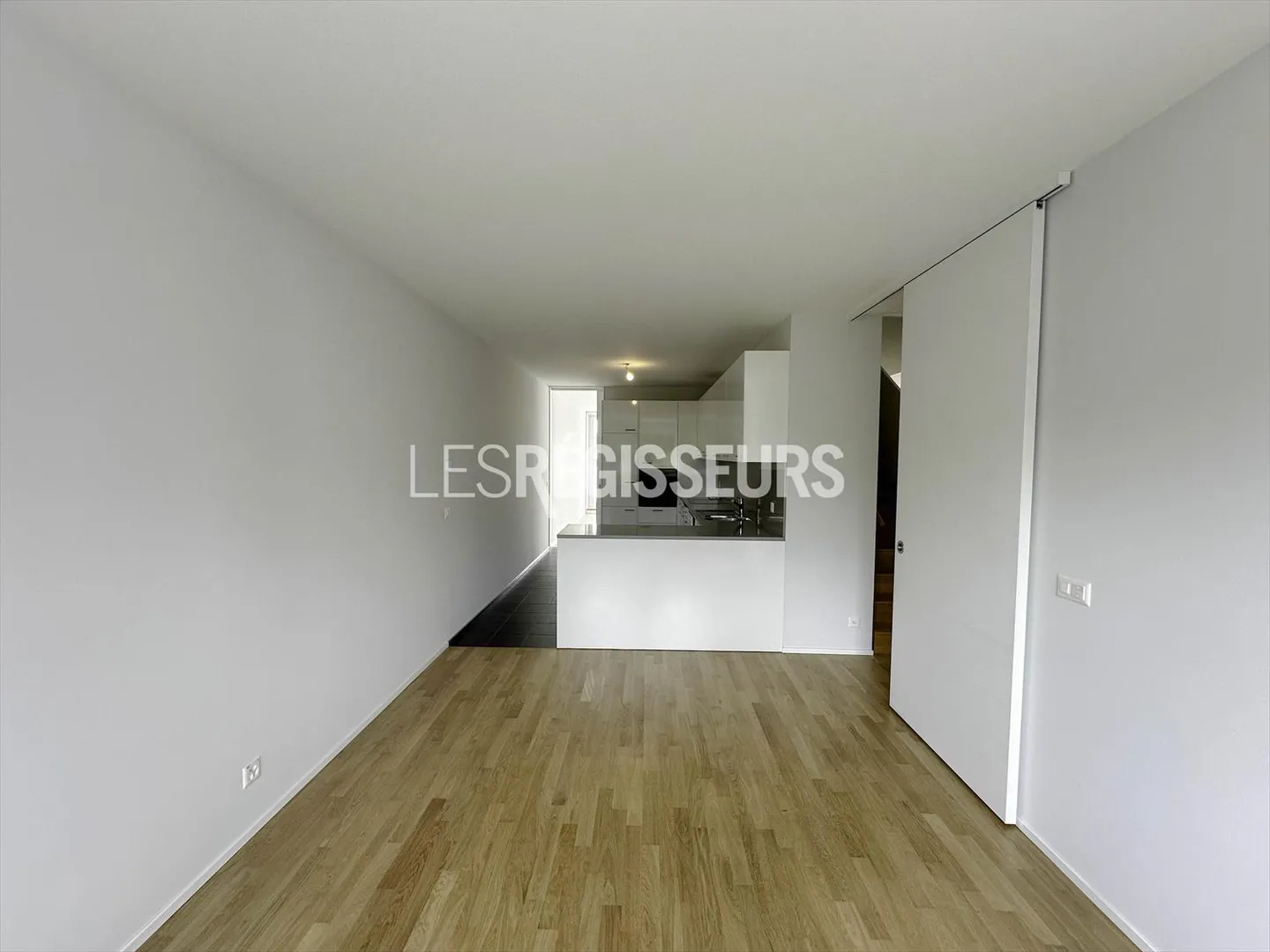 Appartamento 7.5 stanze - Foto 2 di 13