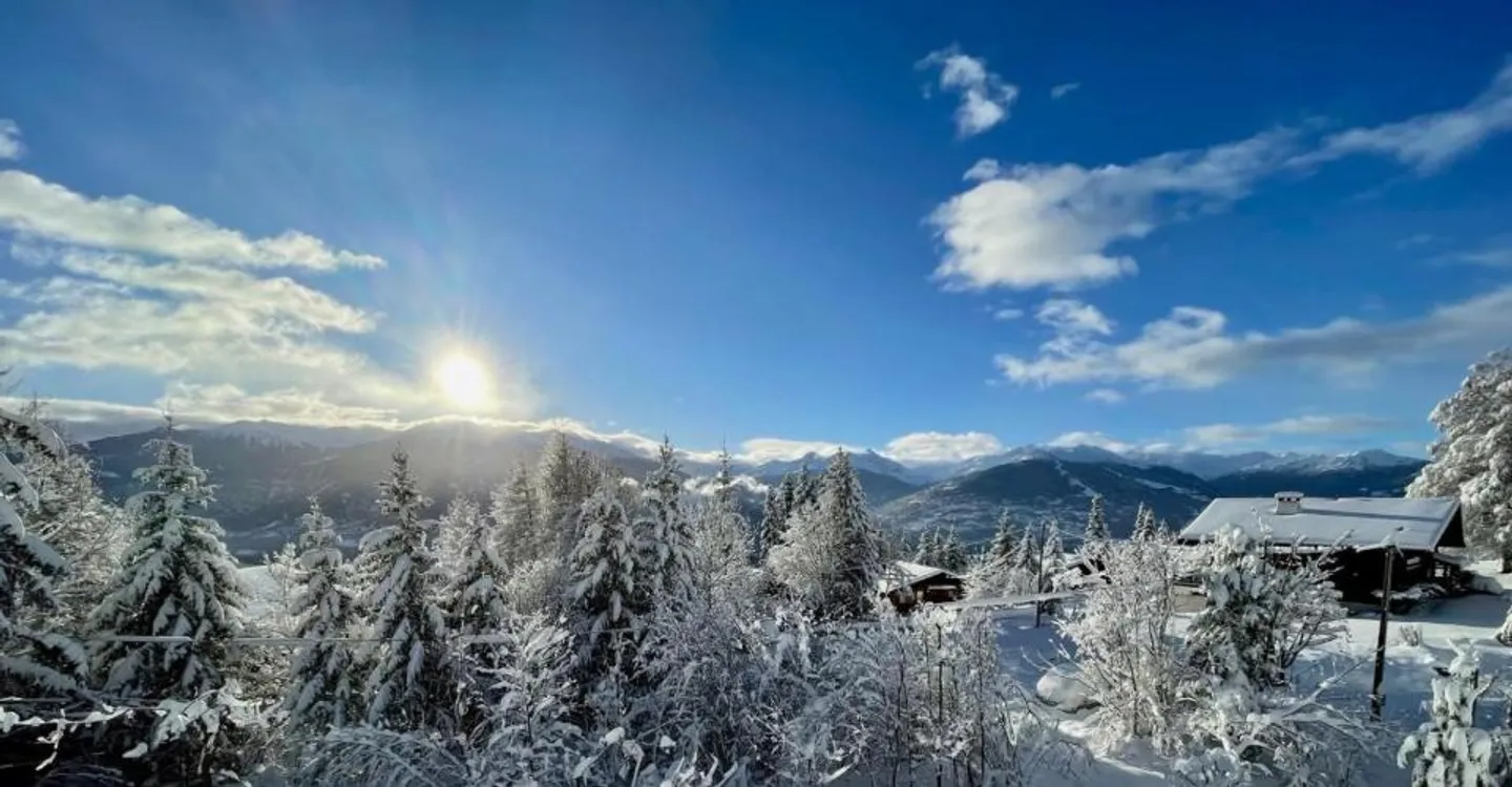 Chalet de Luxe avec Vue Époustouflante - Photo 4 sur 13