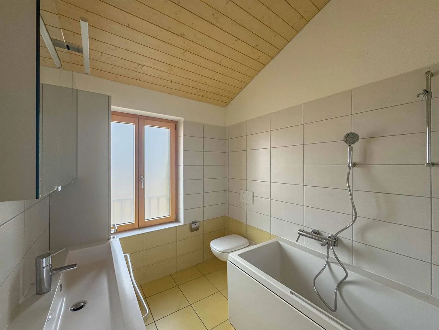 2.5 Zimmer in Stabio in einem typischen Kerngebäude - Foto 6 von 10