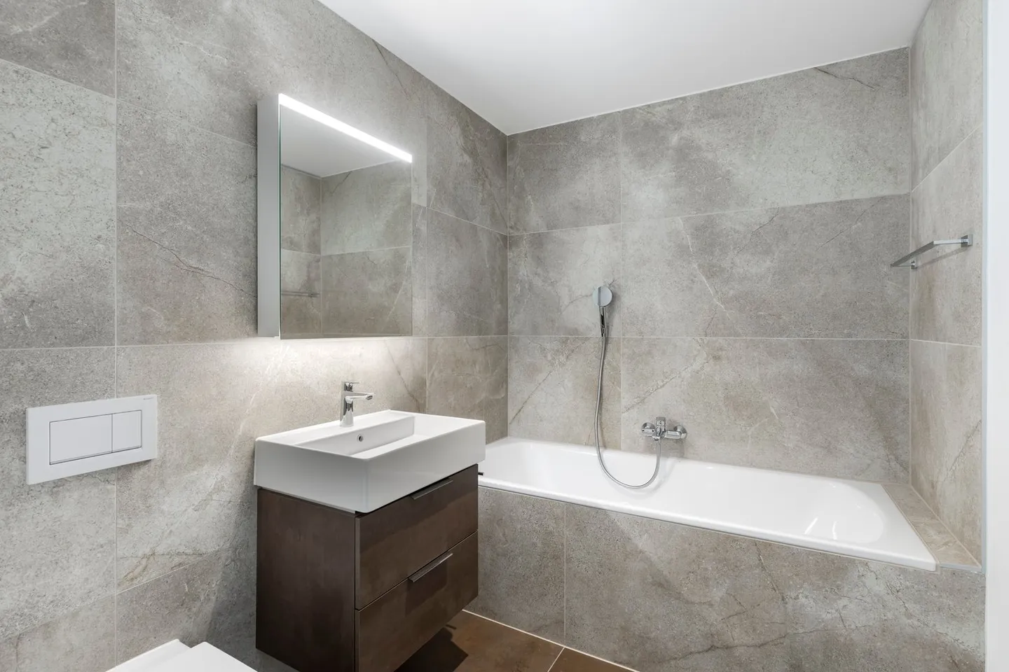 Schönes 3,5-Zimmer-Apartment im Erdgeschoss mit Terrasse - Foto 8 von 8