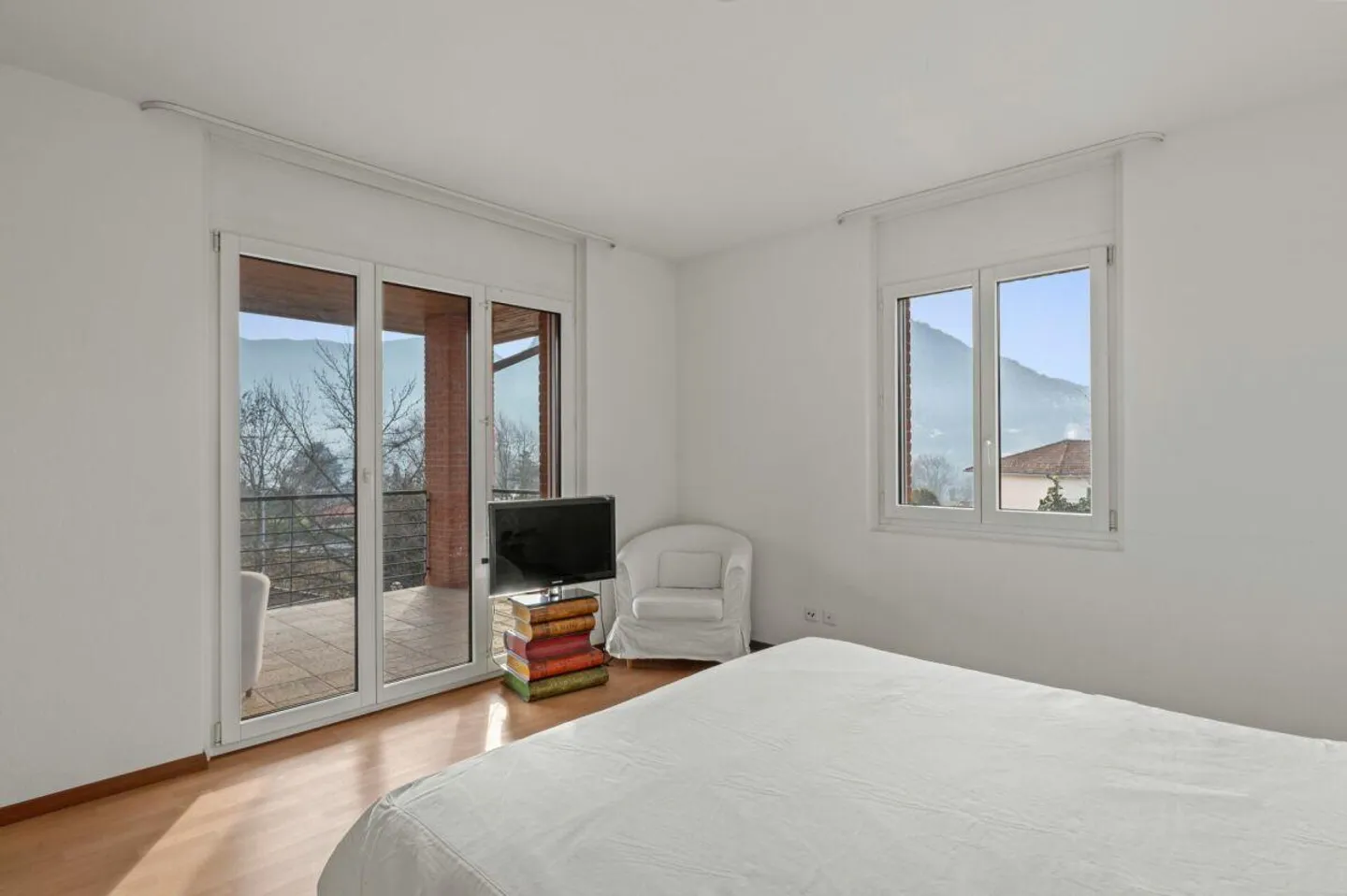 Exclusive Villa in a privileged position - Photo 12 of 16