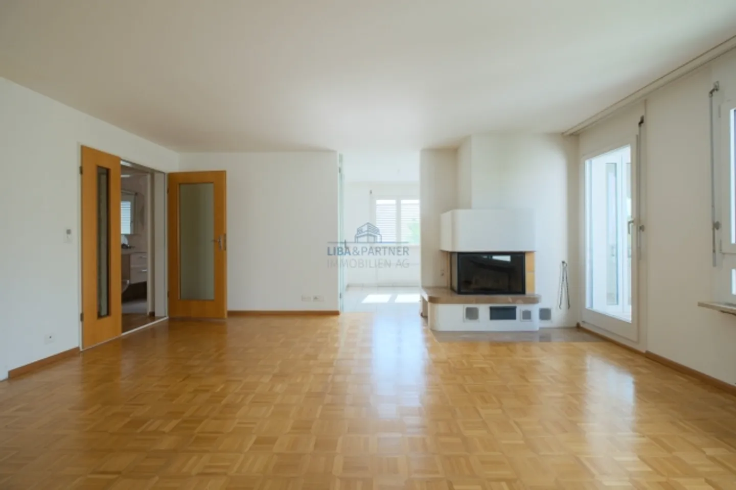 Appartement charmant et lumineux de 4,5 pièces avec un agencement polyvalent à Binningen - Photo 1 sur 10