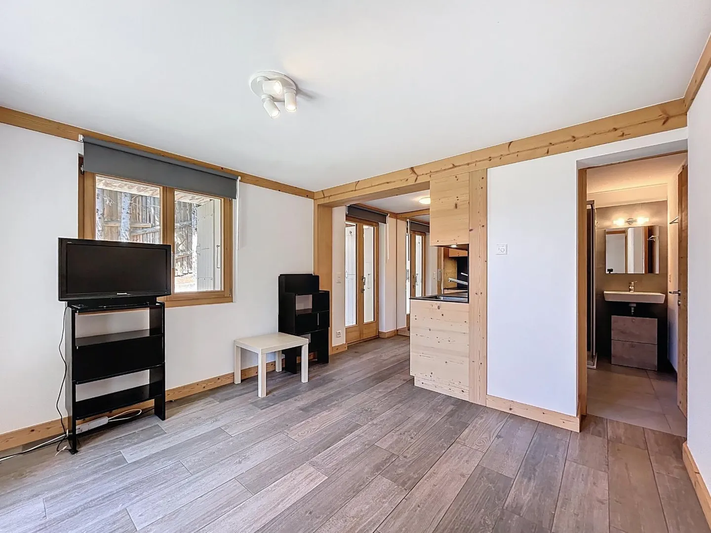 Chalet with 3 Apartments - Photo 10 of 13
