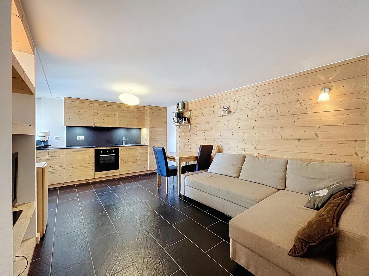 Chalet with 3 Apartments - Photo 11 of 13