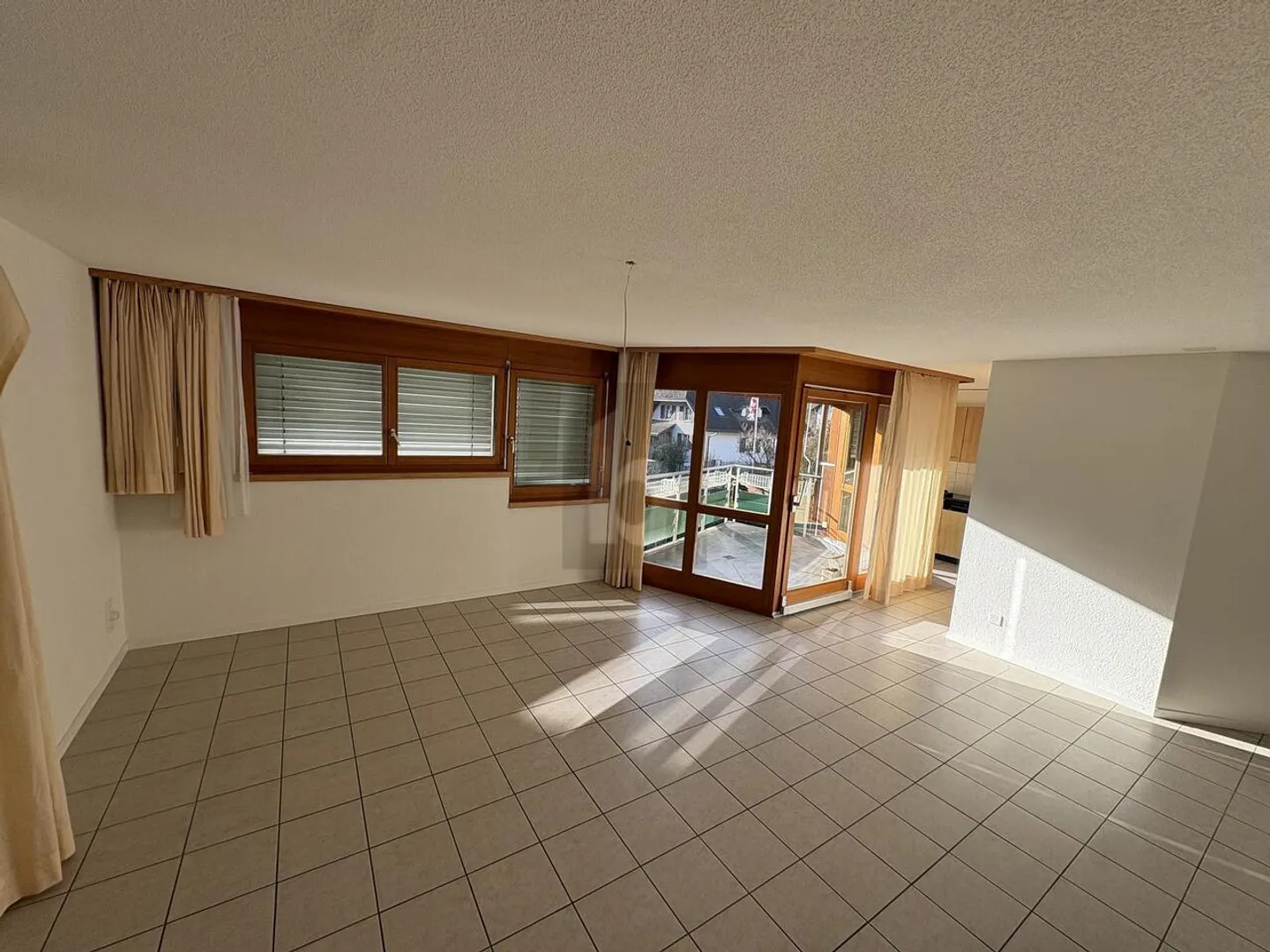 STANDARD DE PROPRIÉTÉ AVEC 2 BALCONS - Photo 1 sur 6