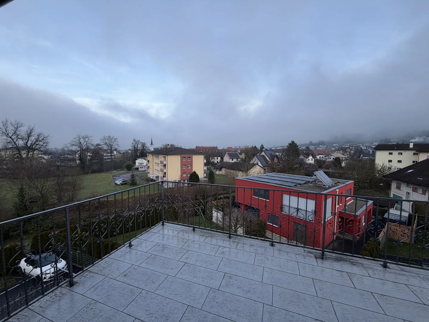 Ein geräumiges Wohnzimmer und eine Terrasse - Foto 1 von 12