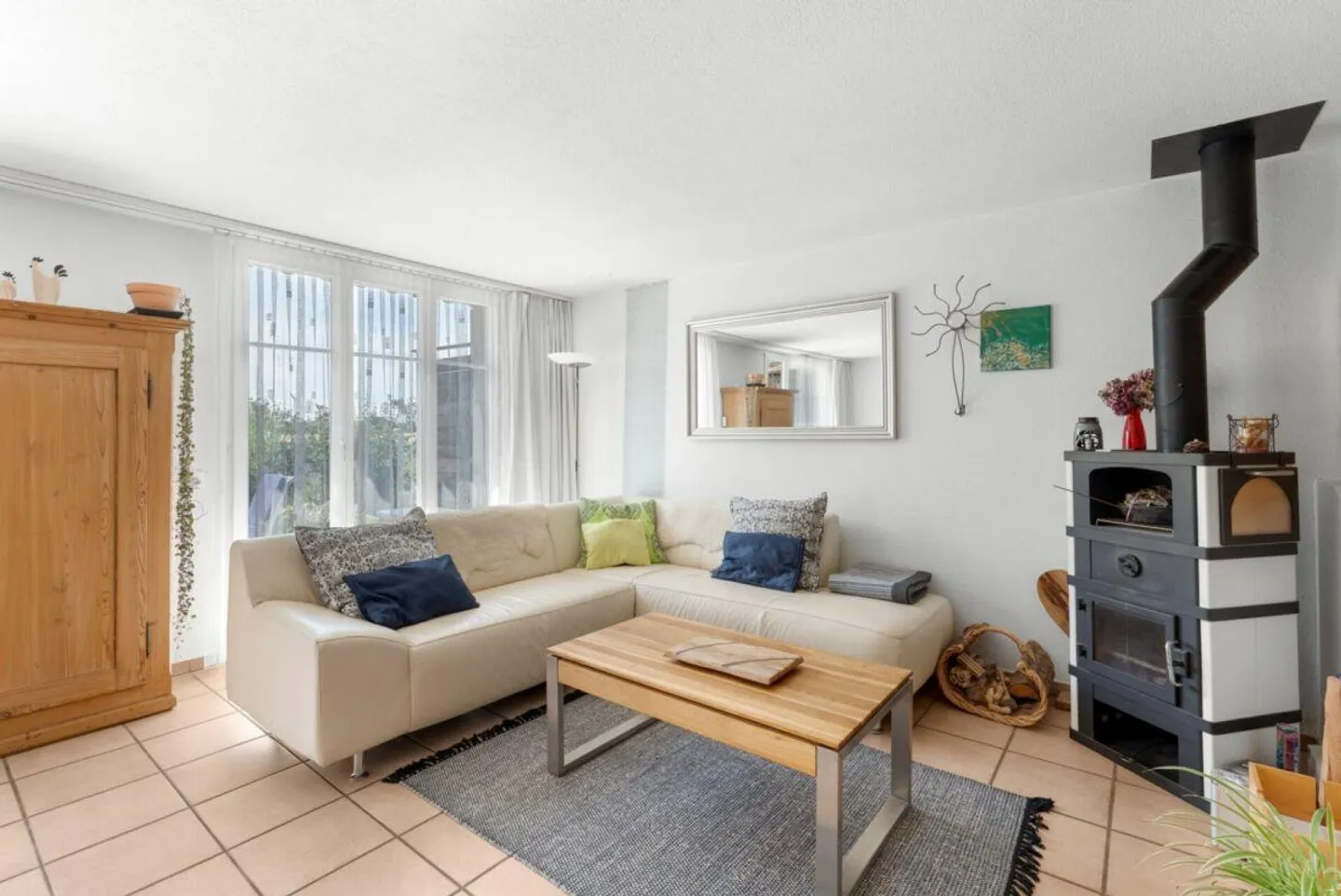 Spacious & Charming House for Your Family - Photo 5 of 20