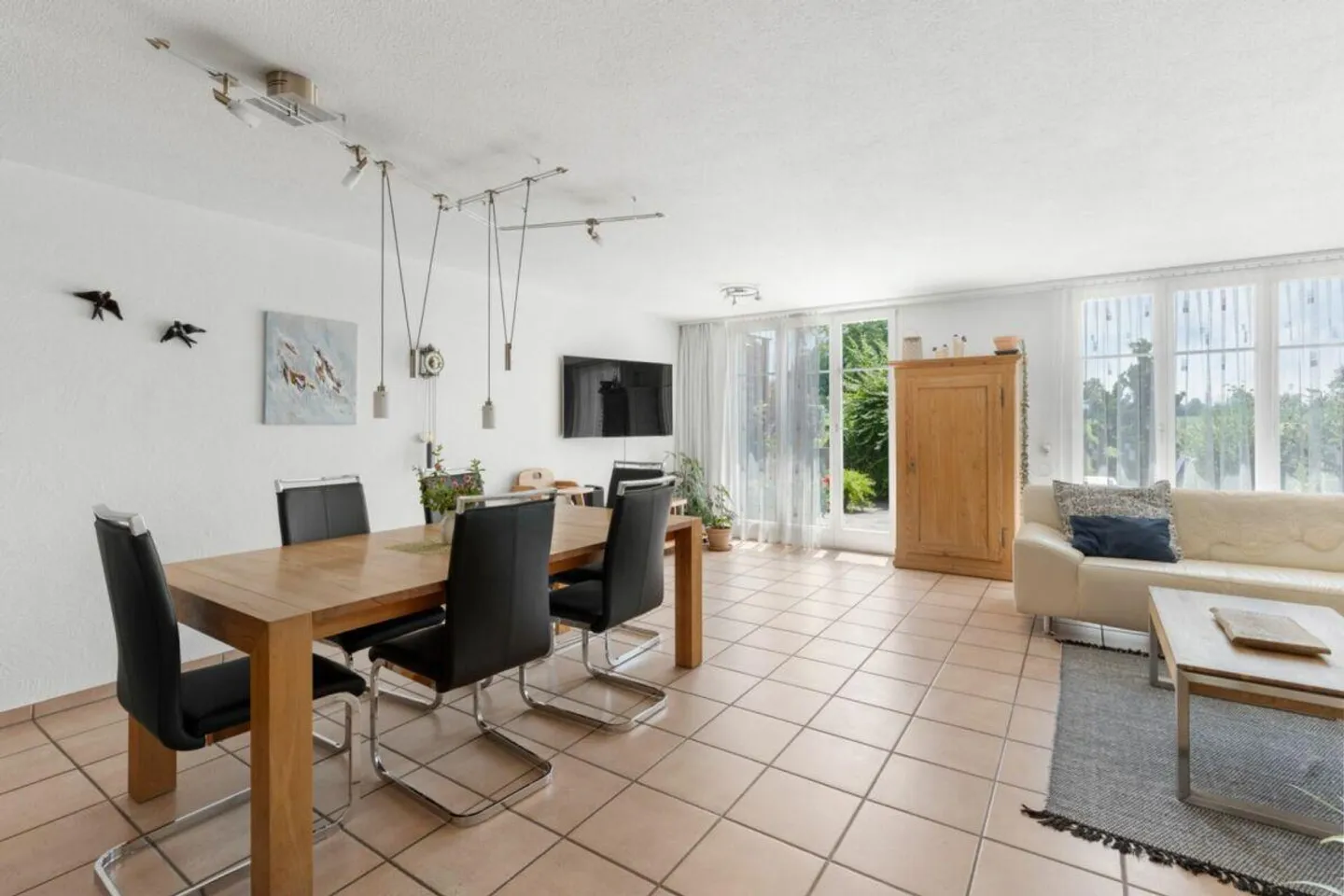 Spacious & Charming House for Your Family - Photo 4 of 20