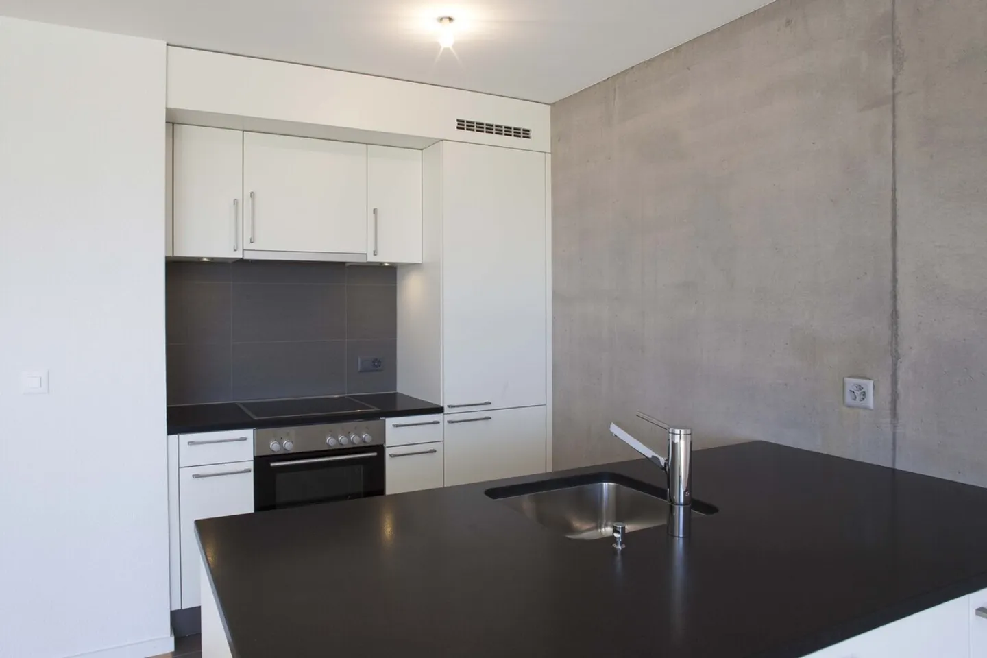 Appartement Moderne avec Balcon - Photo 2 sur 6