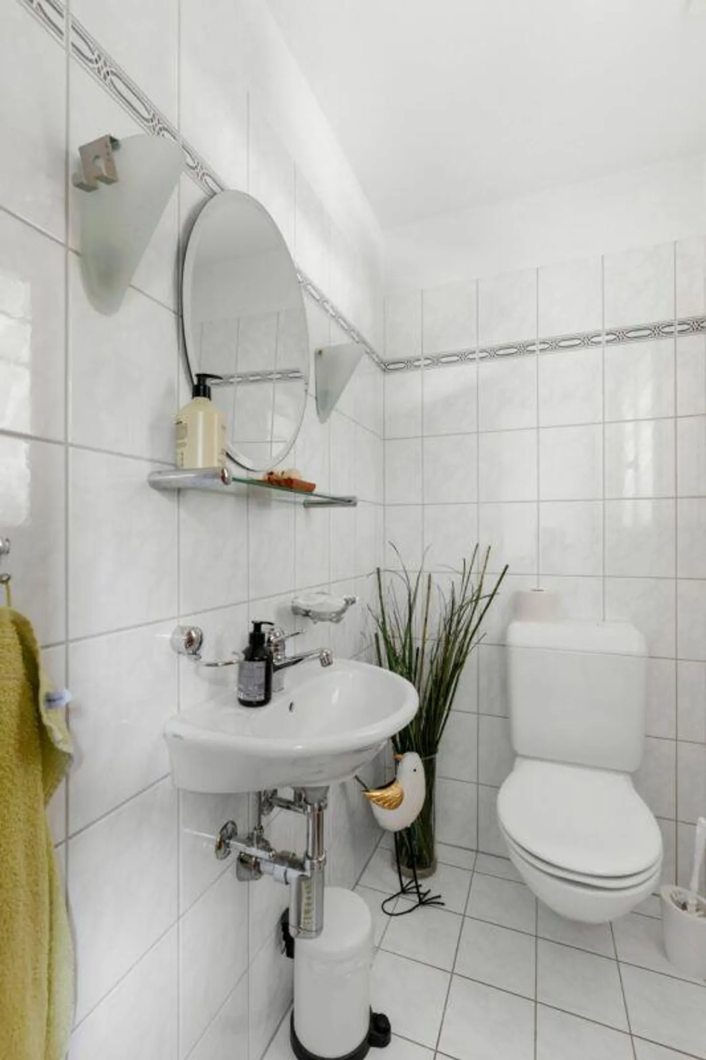 Spacious & Charming House for Your Family - Photo 7 of 20